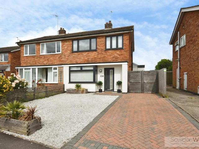 3 bedroom semi detached house for sale