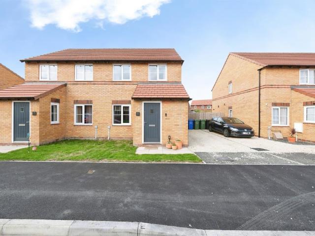 3 bedroom semi detached house for sale