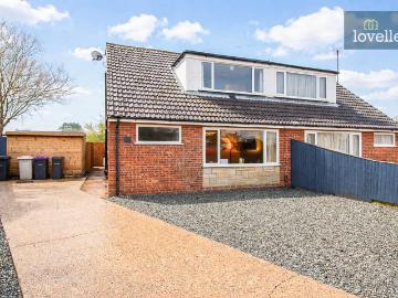 3 bedroom semi detached house for sale