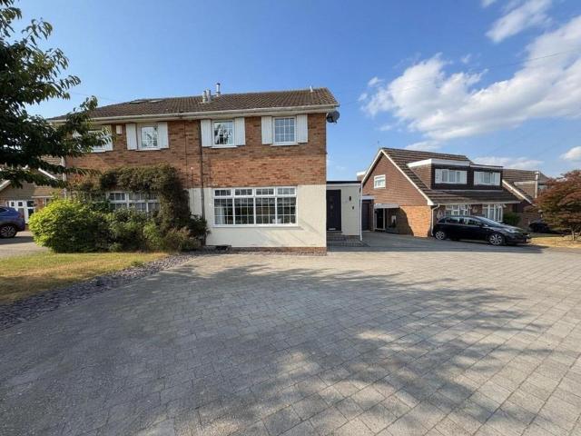 3 bedroom semi detached house for sale