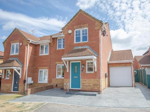 3 bedroom semi detached house for sale