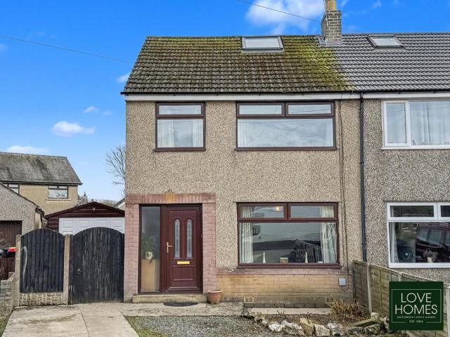 3 bedroom semi detached house for sale