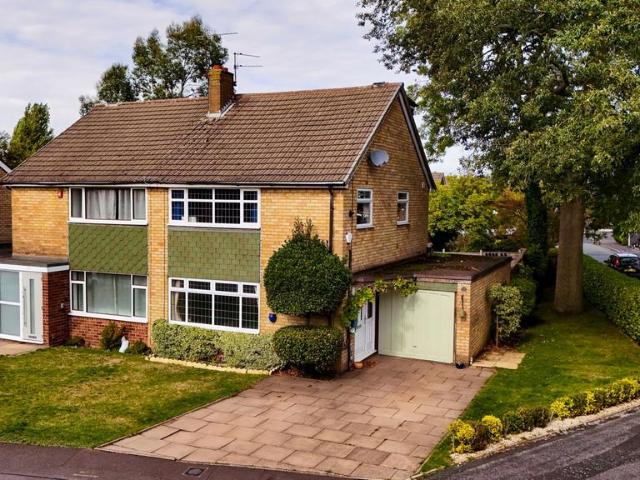 3 bedroom semi detached house for sale