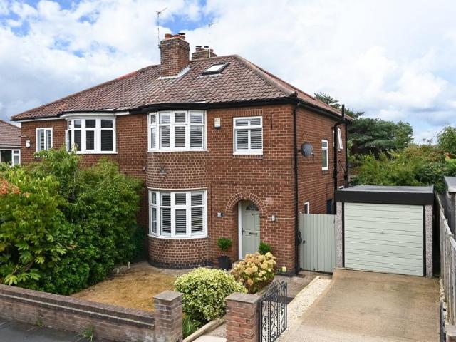 3 bedroom semi detached house for sale