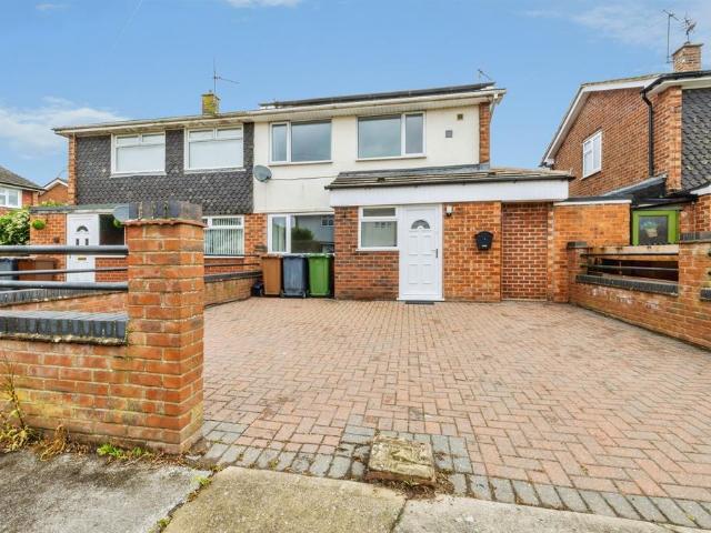 3 bedroom semi detached house for sale