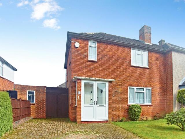 3 bedroom semi detached house for sale