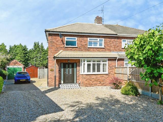 3 bedroom semi detached house for sale