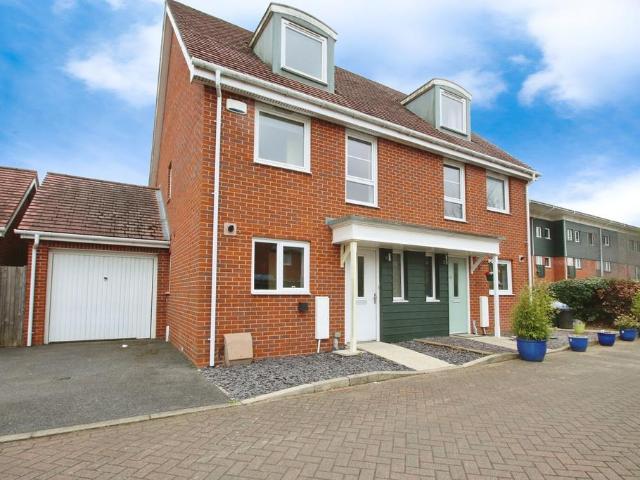 3 bedroom semi detached house for sale