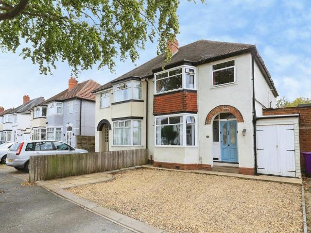 3 bedroom semi detached house for sale