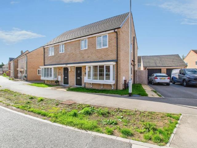 3 bedroom semi detached house for sale