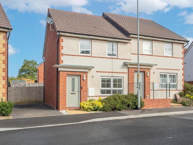 3 bedroom semi detached house for sale