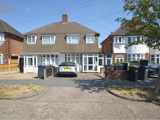3 bedroom semi detached house for sale