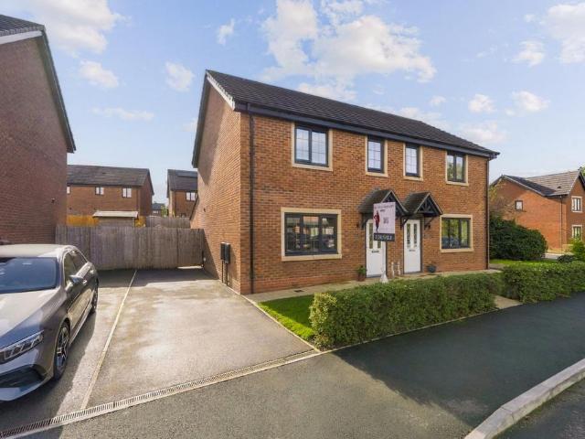 3 bedroom semi detached house for sale