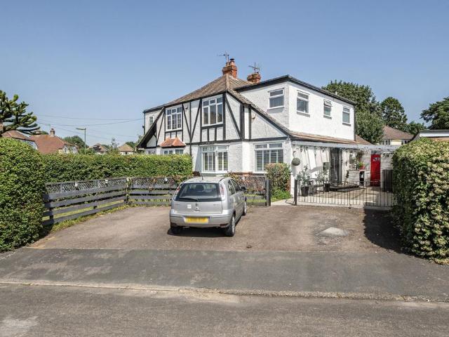 3 bedroom semi detached house for sale