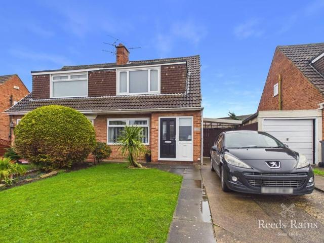 3 bedroom semi detached house for sale