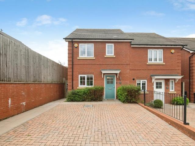 3 bedroom semi detached house for sale
