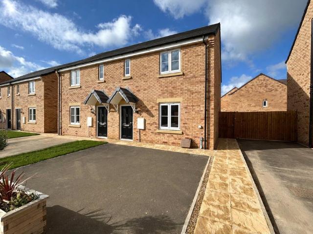 3 bedroom semi detached house for sale