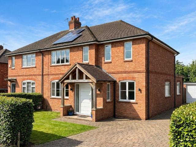 3 bedroom semi detached house for sale