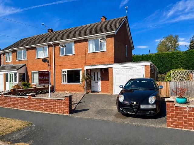 3 bedroom semi detached house for sale