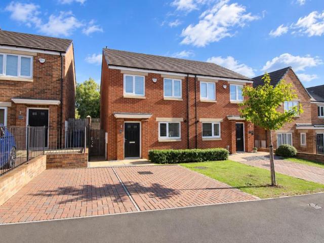 3 bedroom semi detached house for sale