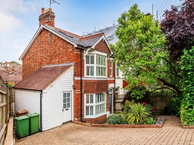 3 bedroom end of terrace house for sale
