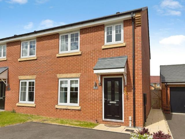3 bedroom semi detached house for sale