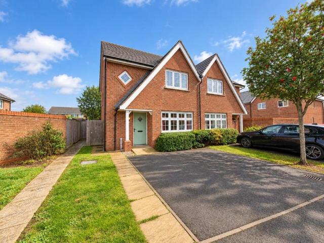 3 bedroom semi detached house for sale