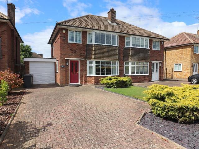 3 bedroom semi detached house for sale