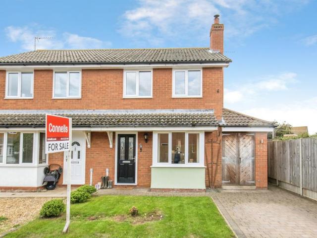 3 bedroom semi detached house for sale