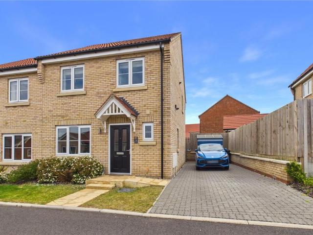3 bedroom semi detached house for sale