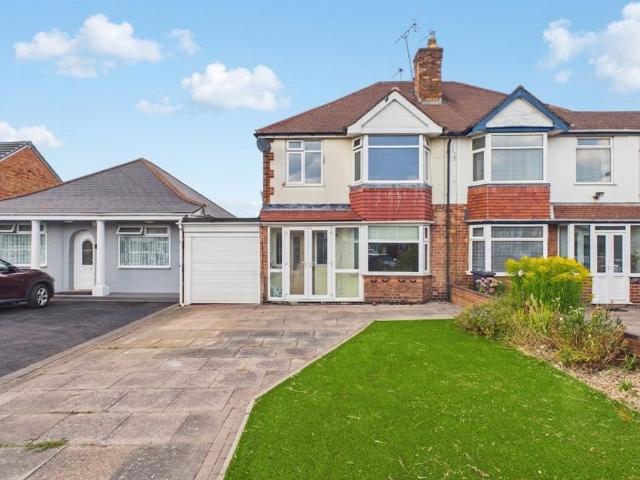 3 bedroom semi detached house for sale