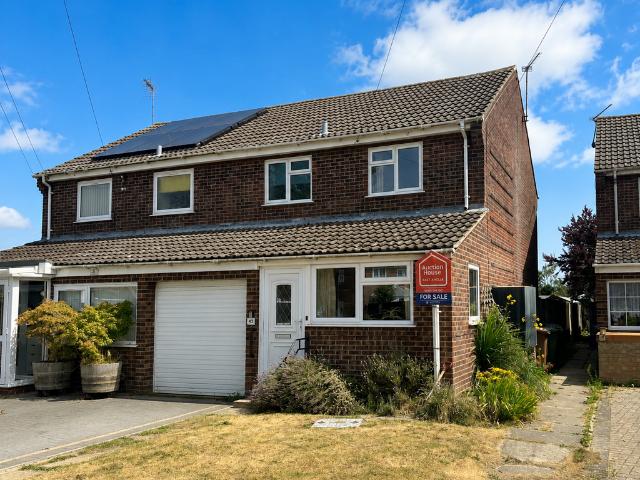 3 bedroom semi detached house for sale