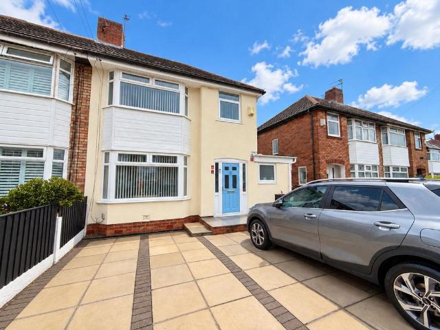 3 bedroom semi detached house for sale