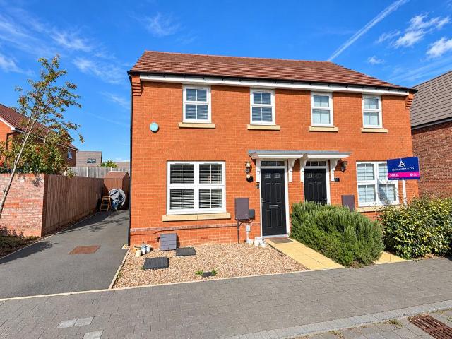 3 bedroom semi detached house for sale
