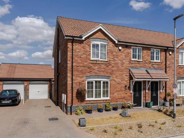 3 bedroom semi detached house for sale