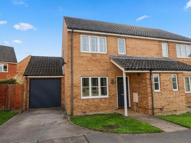 3 bedroom semi detached house for sale