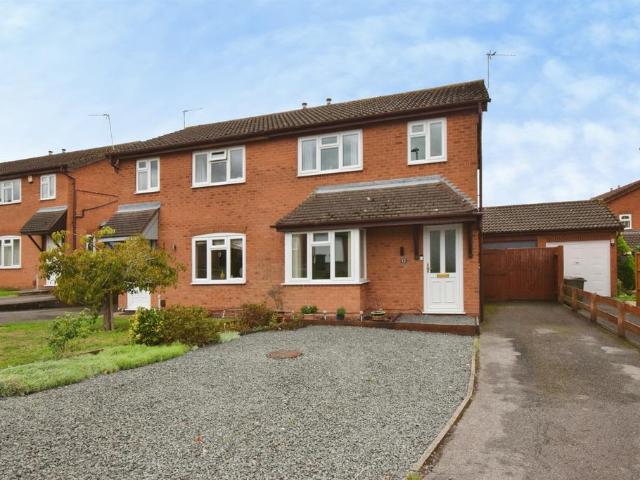 3 bedroom semi detached house for sale
