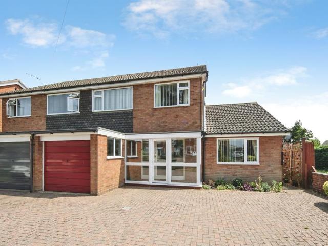 3 bedroom semi detached house for sale