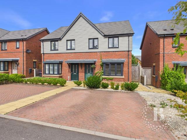 3 bedroom semi detached house for sale