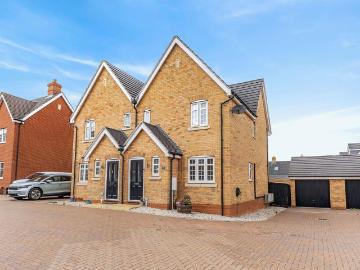 3 bedroom semi detached house for sale