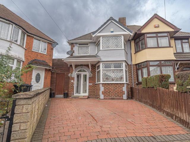 3 bedroom semi detached house for sale