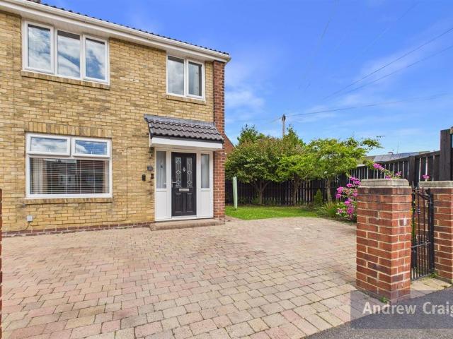 3 bedroom semi detached house for sale