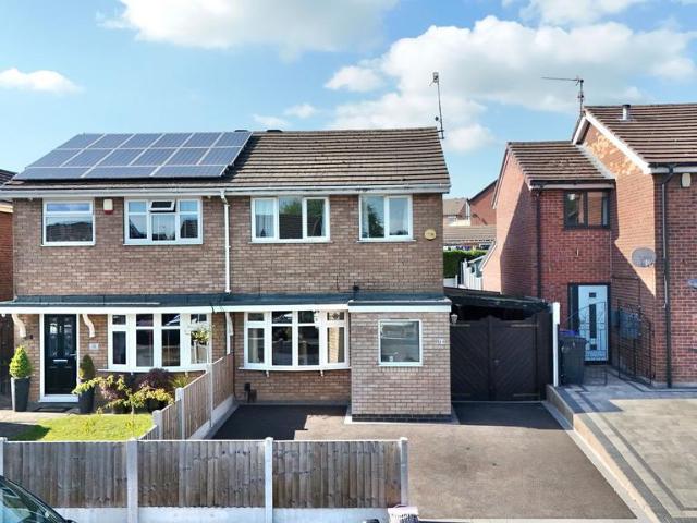 3 bedroom semi detached house for sale