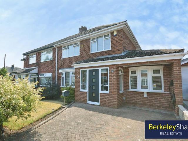 3 bedroom semi detached house for sale
