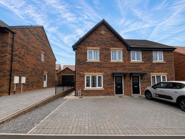 3 bedroom semi detached house for sale