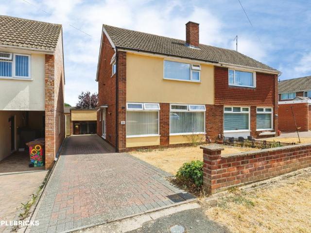3 bedroom semi detached house for sale