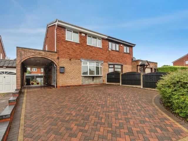 3 bedroom semi detached house for sale