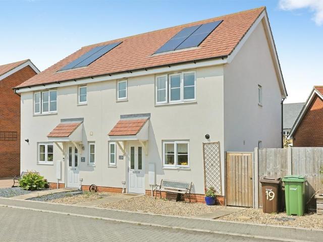 3 bedroom semi detached house for sale