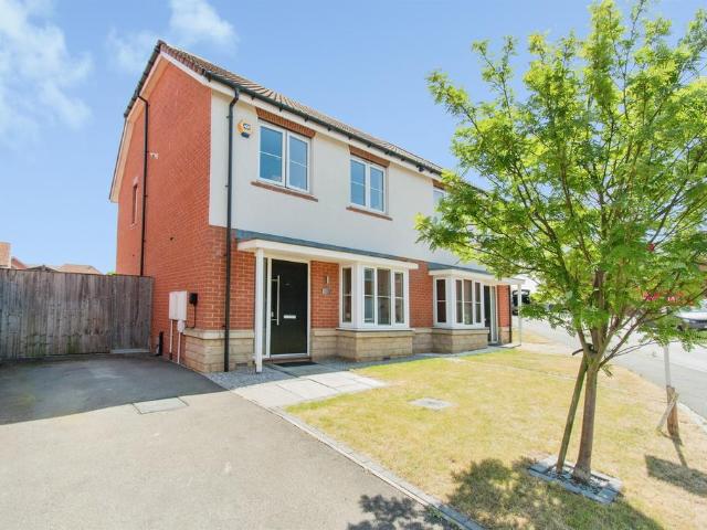 3 bedroom semi detached house for sale