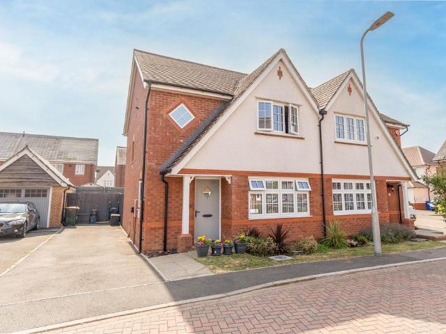 3 bedroom semi detached house for sale